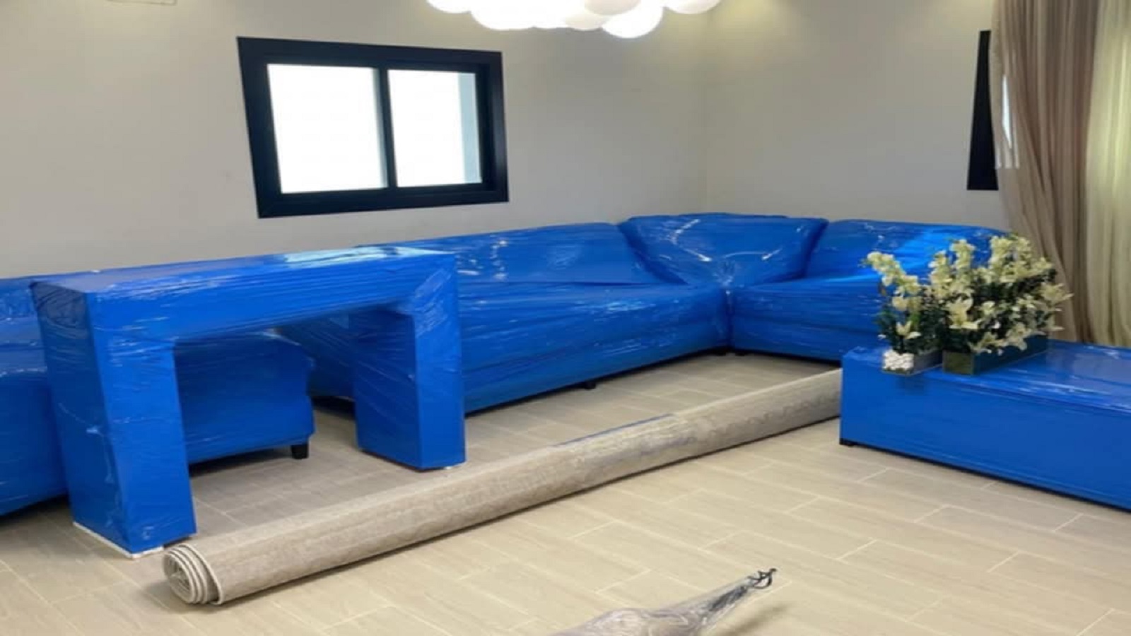 شاحنة نقل عفش